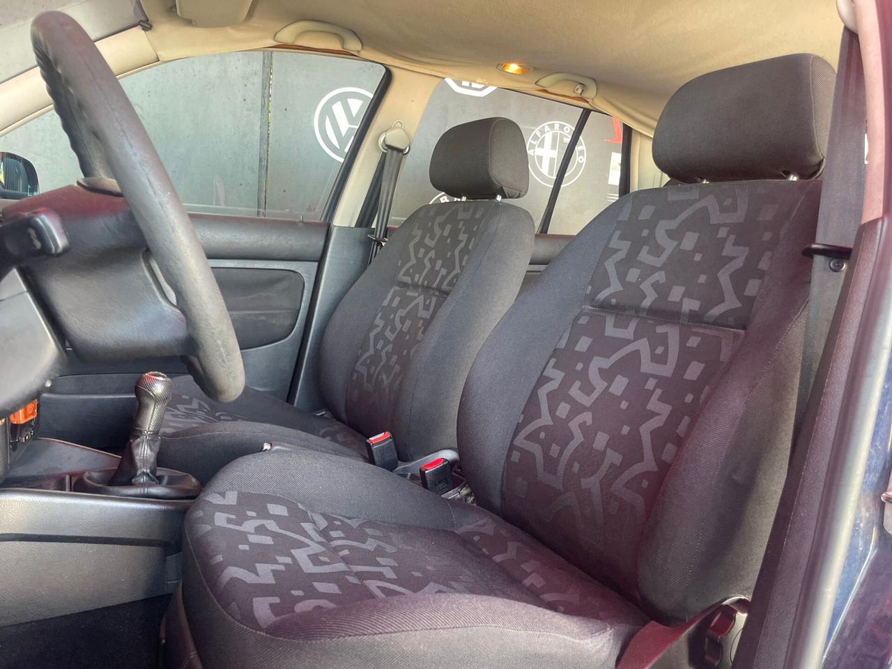 Volkswagen Golf 1.4 16V cat 5 porte