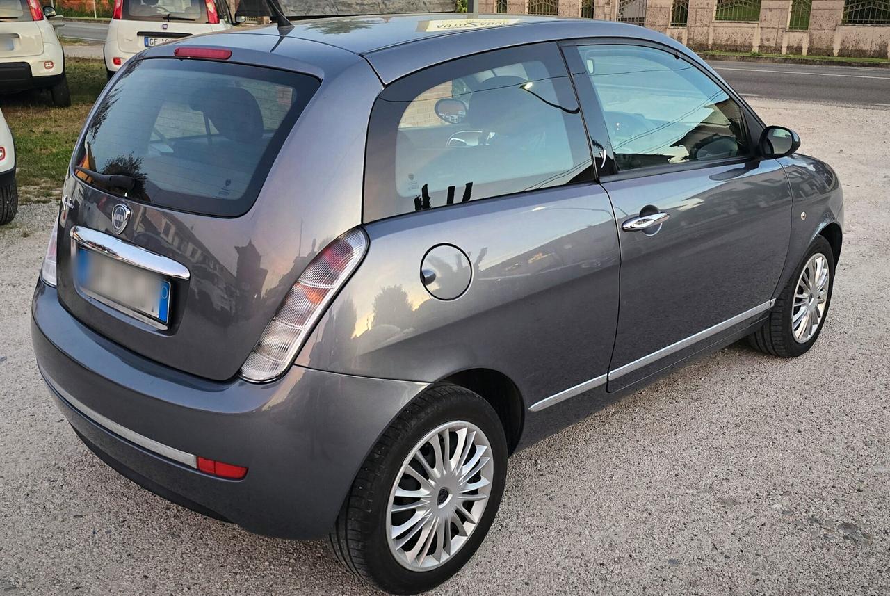 Lancia Ypsilon 1.2 - PERFETTA