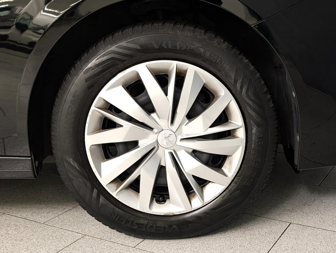 Peugeot 208 1.2 puretech 75cv Active