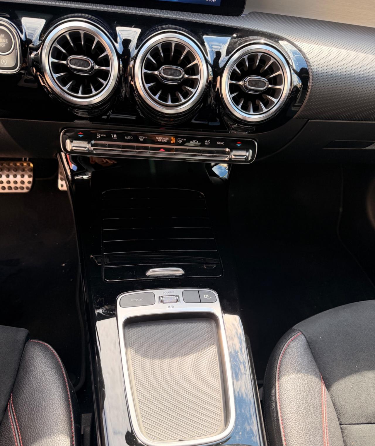 Mercedes-benz A180 d Automatic AMG LINE-2023 AMBIENT/LED
