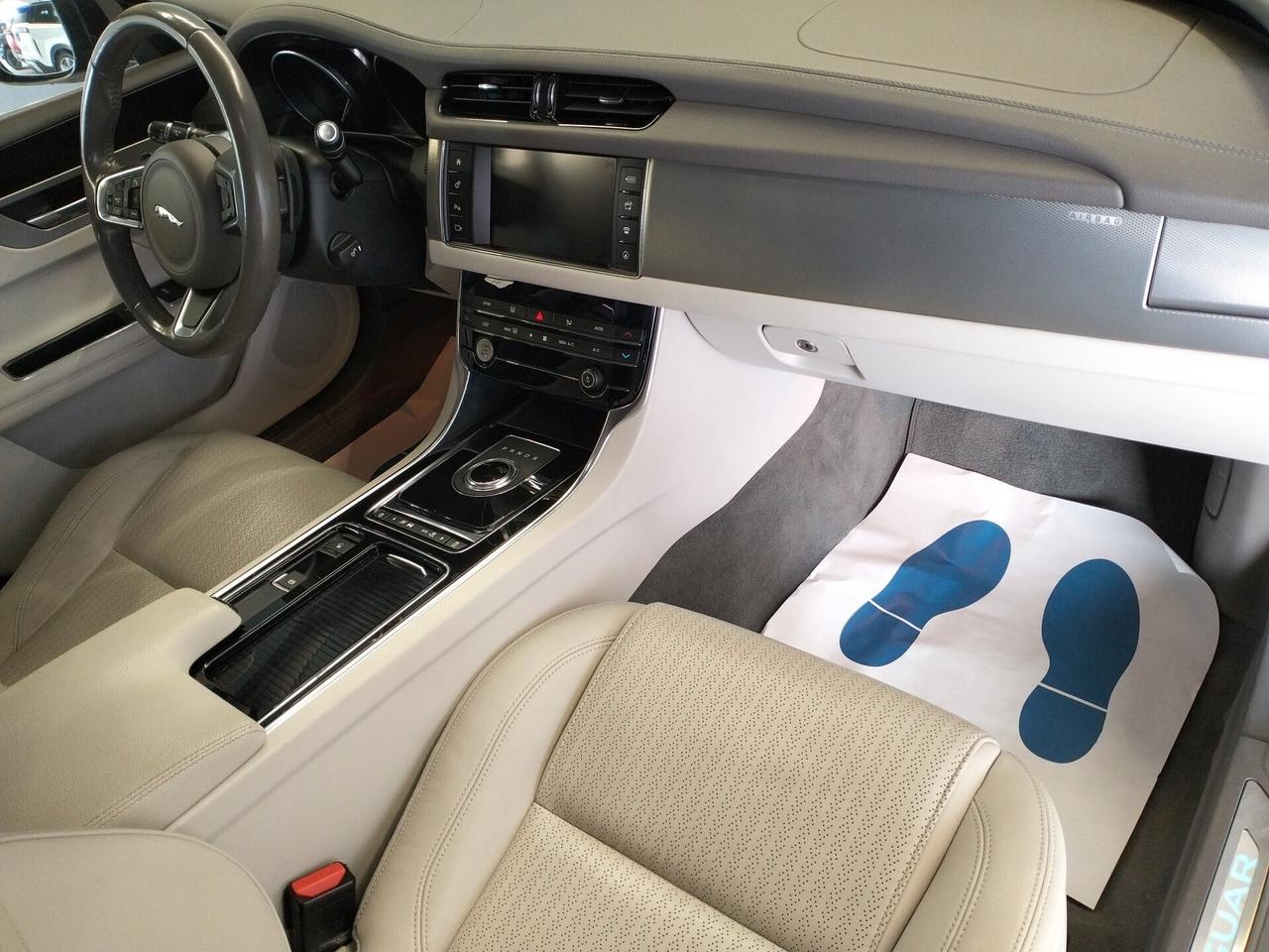 Jaguar XF Sportbrake 2.0 D 180 CV aut. Prestige - 4x4 AUTOMATICO