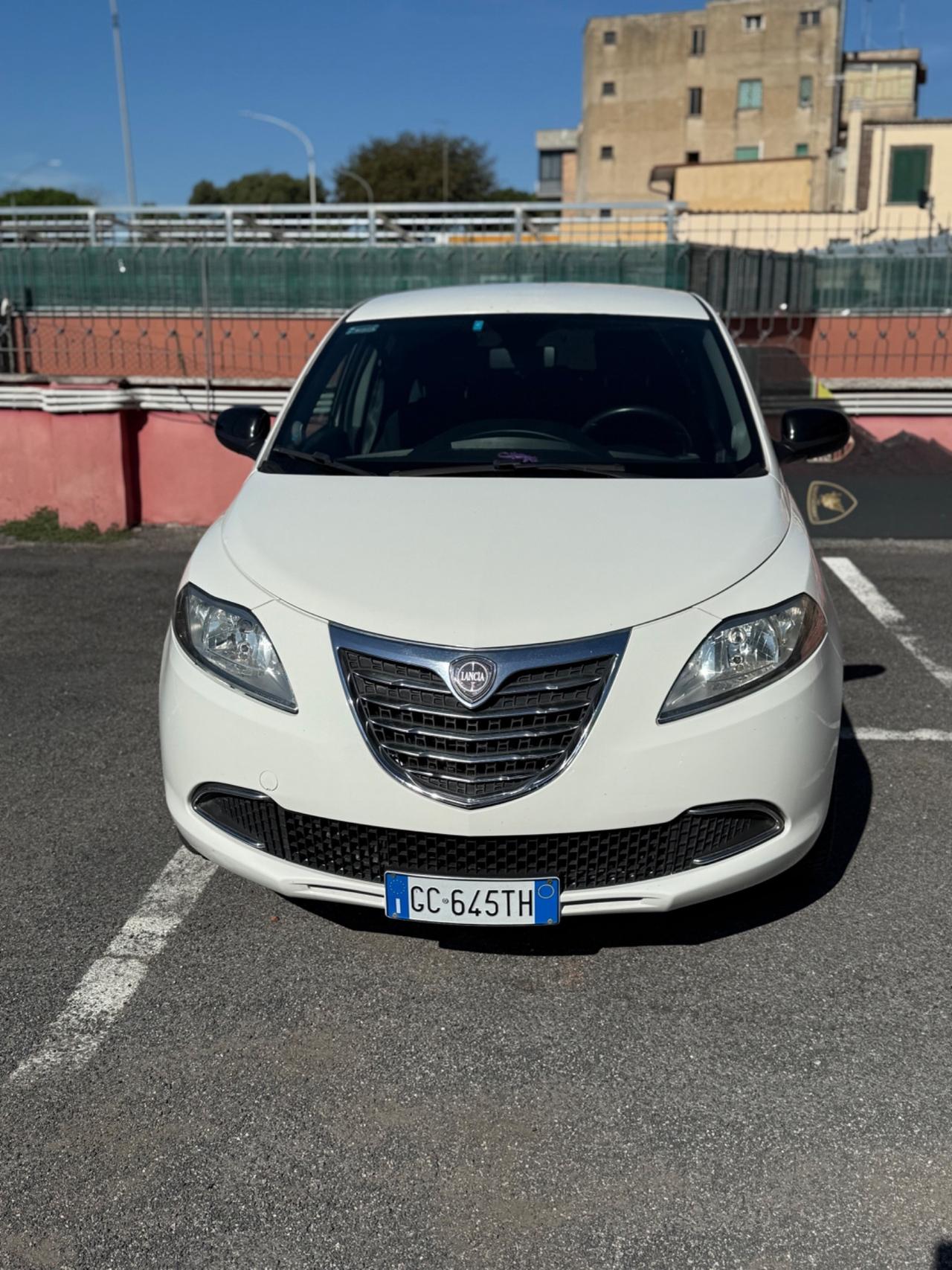 Lancia Ypsilon 0.9 TwinAir 85 CV 5 porte S&S Silver