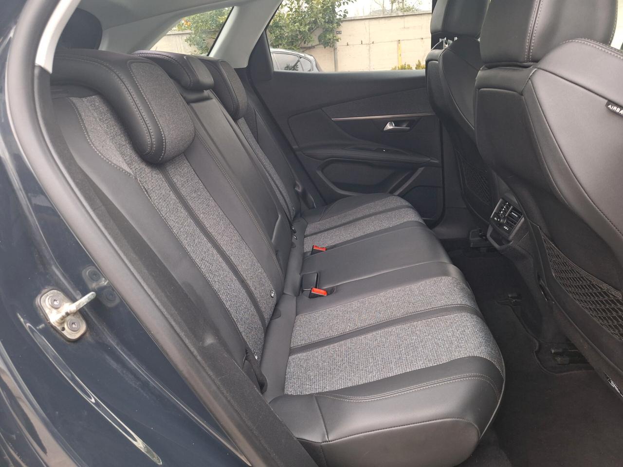 Peugeot 3008 BlueHDi 130 S&S Allure