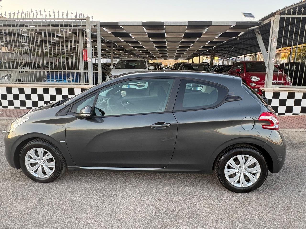 Peugeot 208 1200 Unipro 2015