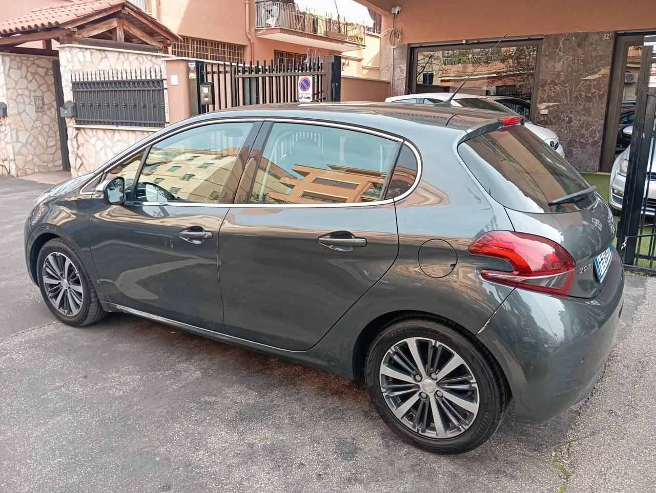 Peugeot 208 PureTech 1200 Allure offerta del mese
