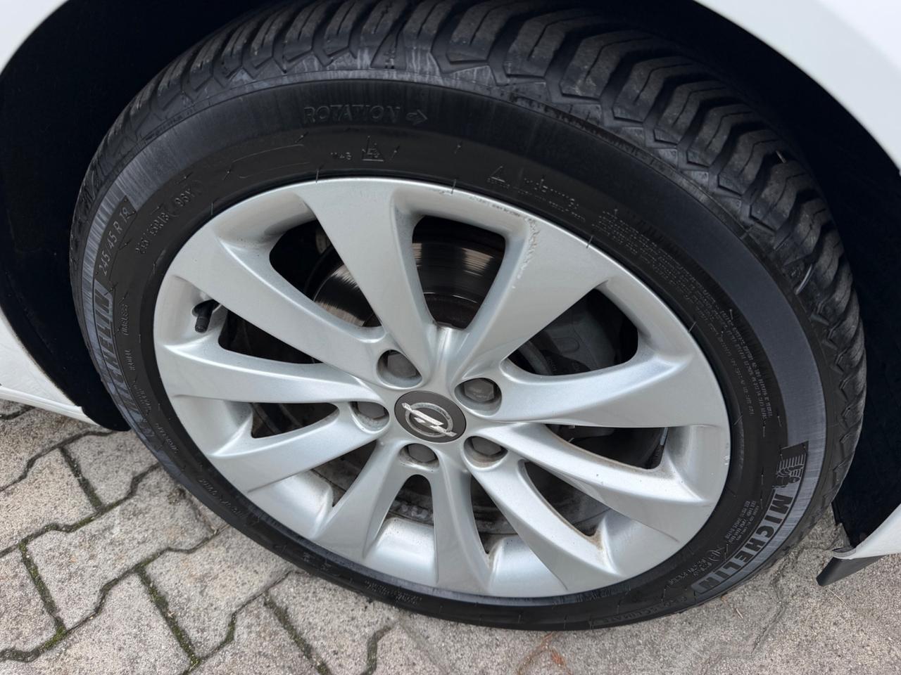 Opel Insignia 1.4 Turbo Sports Tourer GPL
