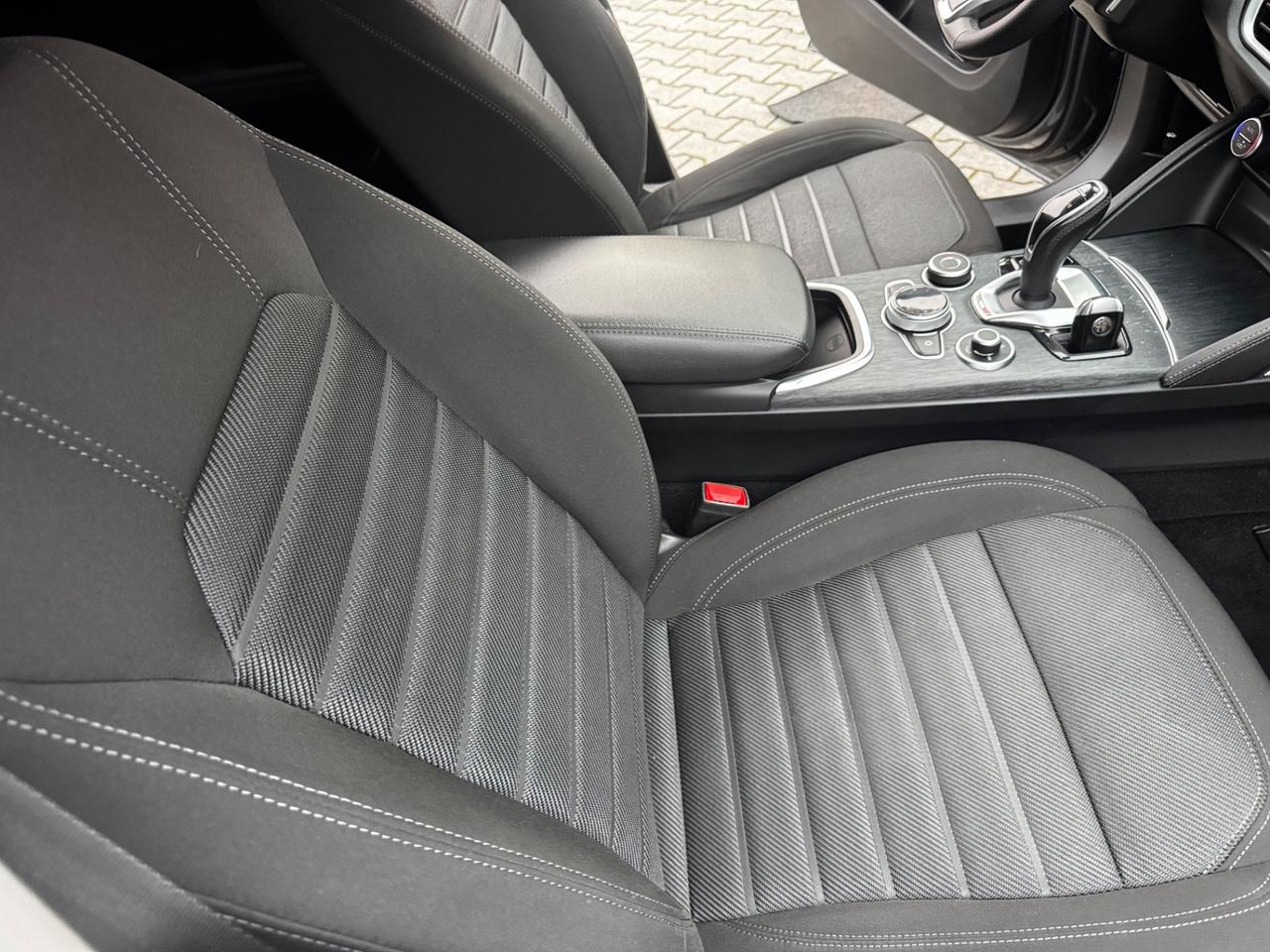 Alfa Romeo Stelvio 2.2 Turbodiesel 190 CV AT8 Q4 Business