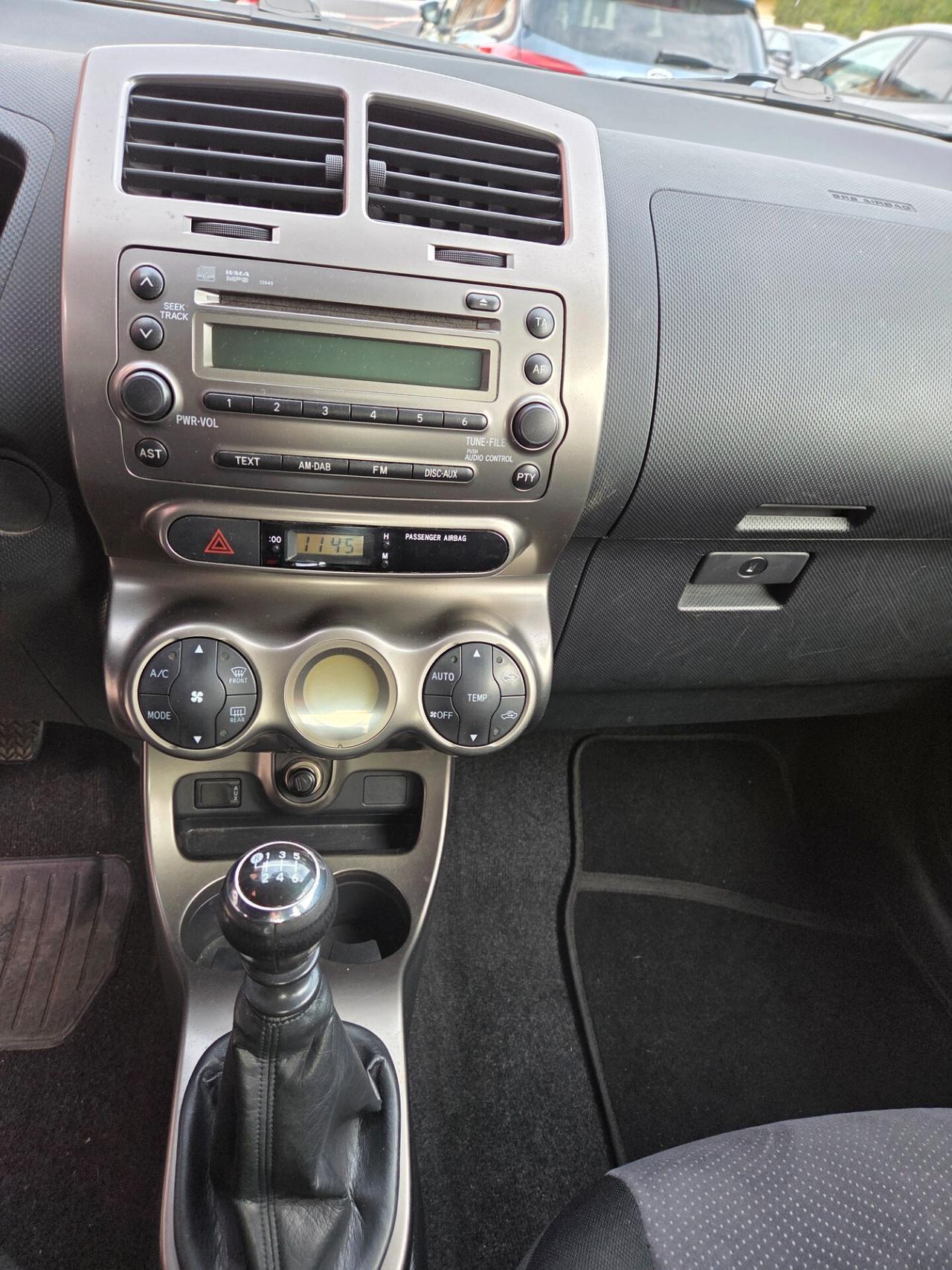 Toyota Urban Cruiser AWD - 2012