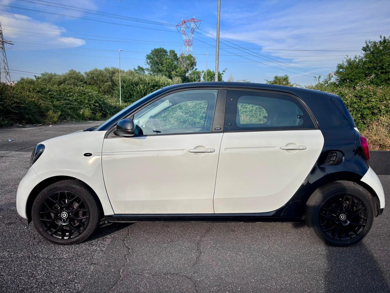 SMART FORFOUR PRIME 2017 | 80.000 KM | TETTO APRIBILE | TOUCHSCREEN | CERCHI NERI | PERFETTA
