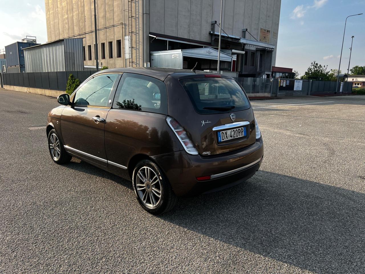 Lancia Ypsilon 1.4 Platino Ecochic GPL