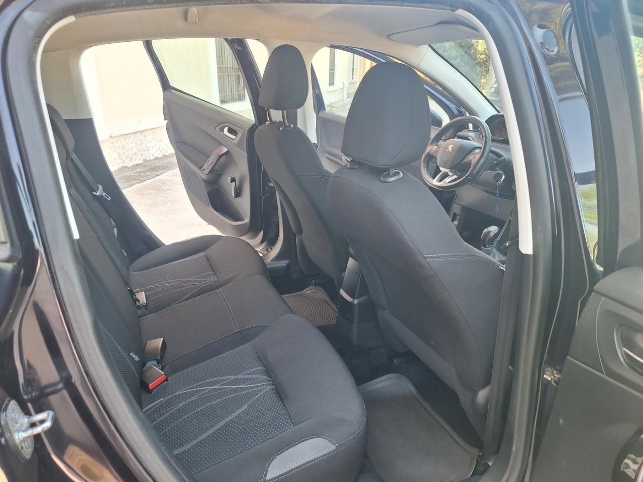 Peugeot 208 1.4 HDi 68 CV 5 p PERFETTA 2015