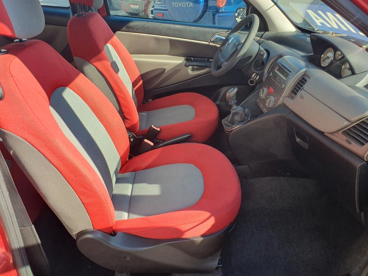 Lancia Ypsilon 1.2 benzina Neopatentati 2005