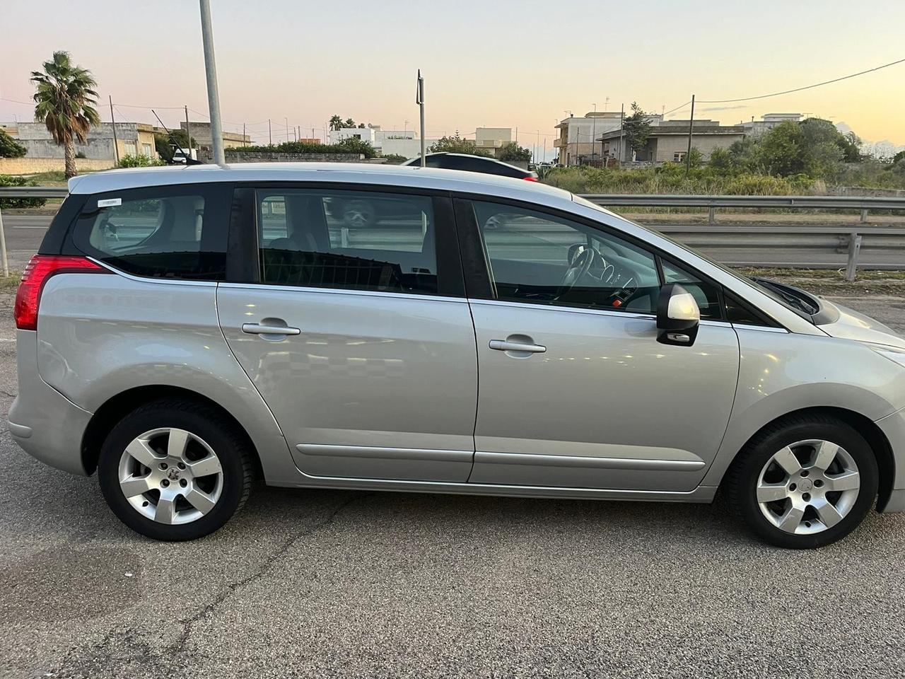 Peugeot 5008 2.0 HDi 150CV Tecno 7 posti