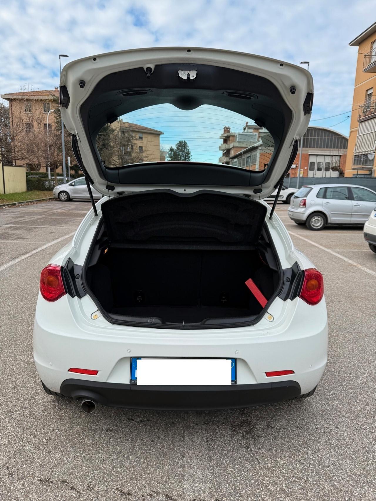 Alfa Romeo Giulietta 1.6 JTDM - 12 MESI DI GARANZIA -