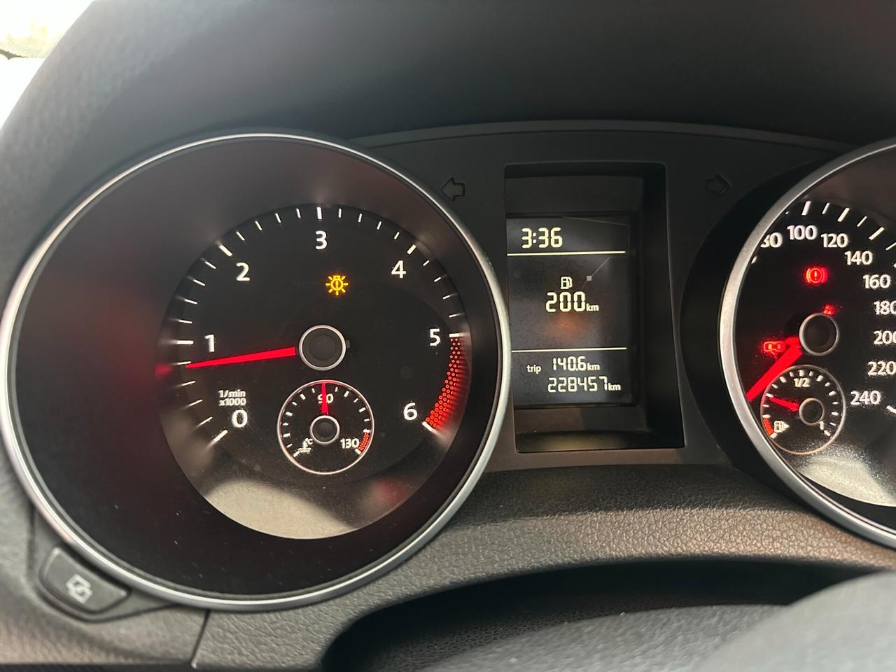 Volkswagen Golf 2.0 TDI 110CV (12 RATE)