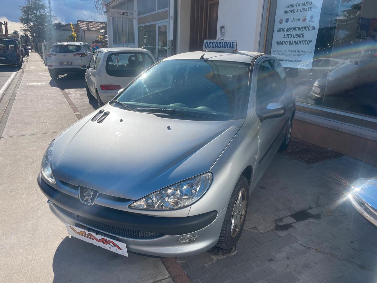 Peugeot 206 1.1 3p. XT