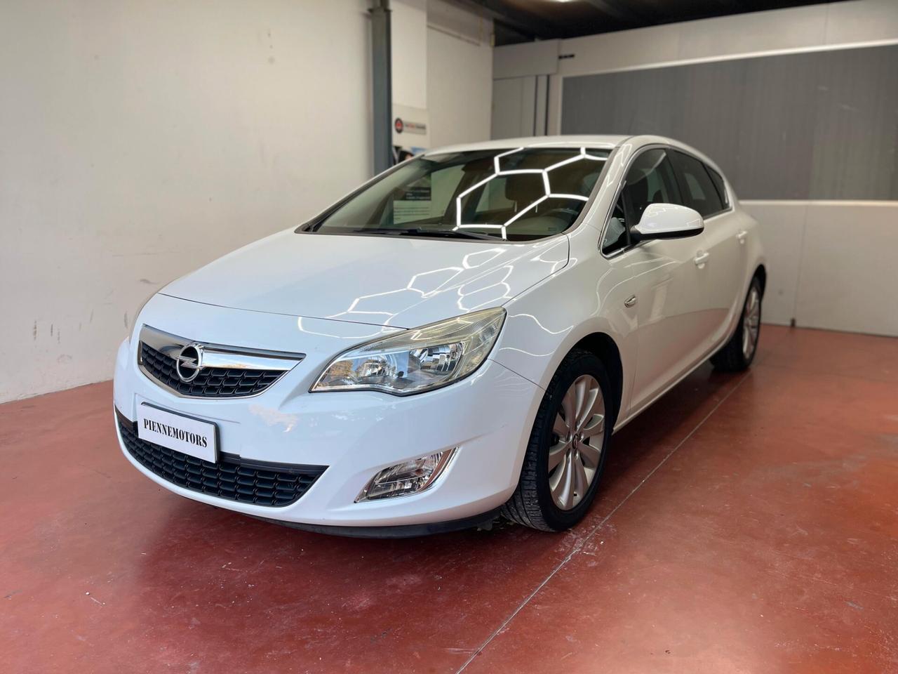 Opel Astra 1.4 Turbo 140CV GPL