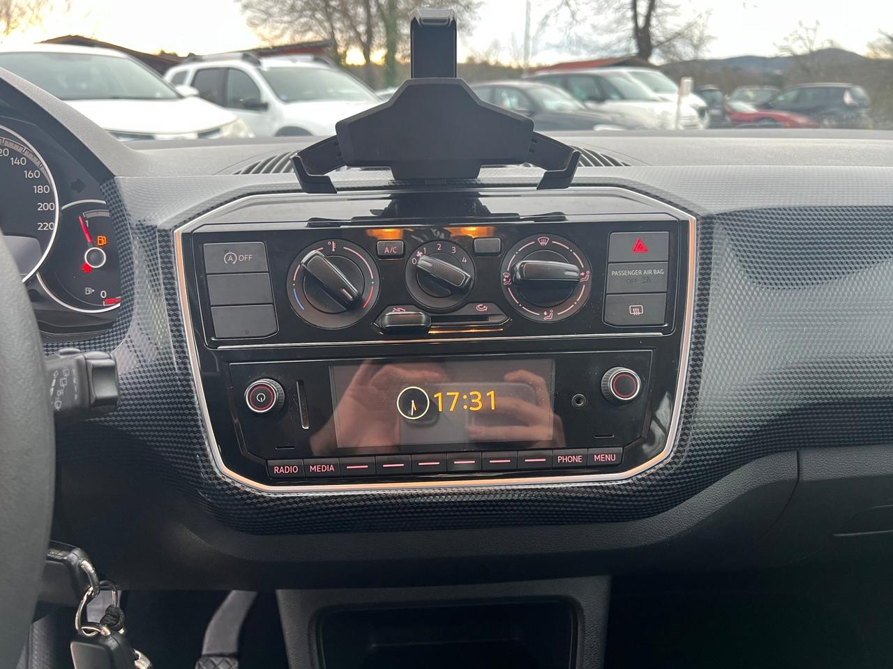 Volkswagen up! 1.0 BENZINA METANO PERMUTE RATE GARANia