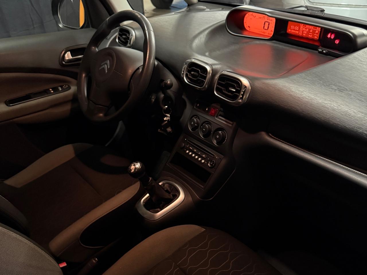 MERAVIGLIOSA CITROËN C3 PICASSO ADATTA A NEOPATENTATI