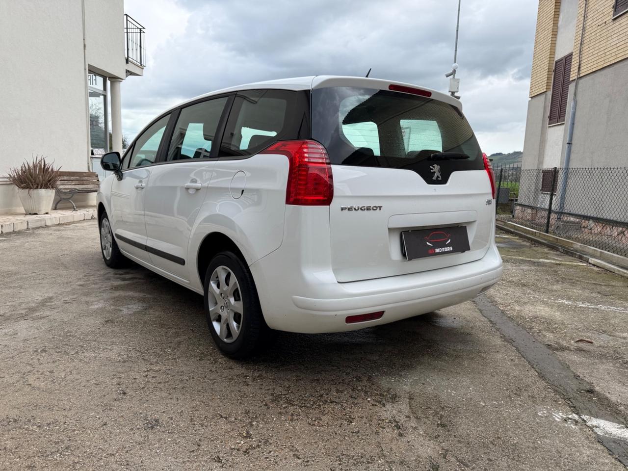 Peugeot 5008 1.6 HDi 115CV - 7 POSTI