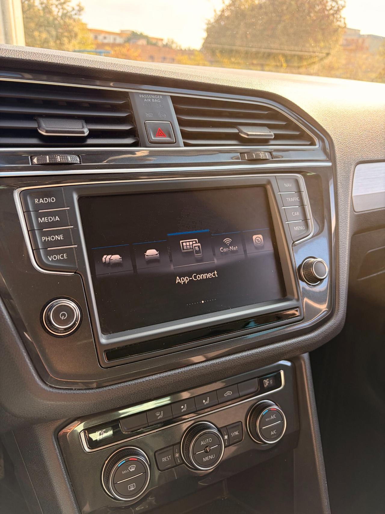 Volkswagen Tiguan 2.0 TDI SCR DSG Business BlueMotion Technology