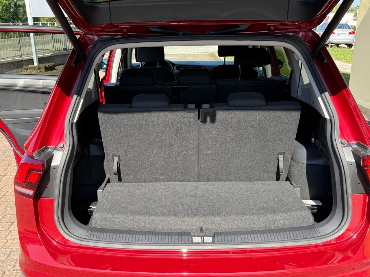 VW Tiguan Allspace 2.0 TDI DSG KEYLESS/CARPLAY/7POSTI