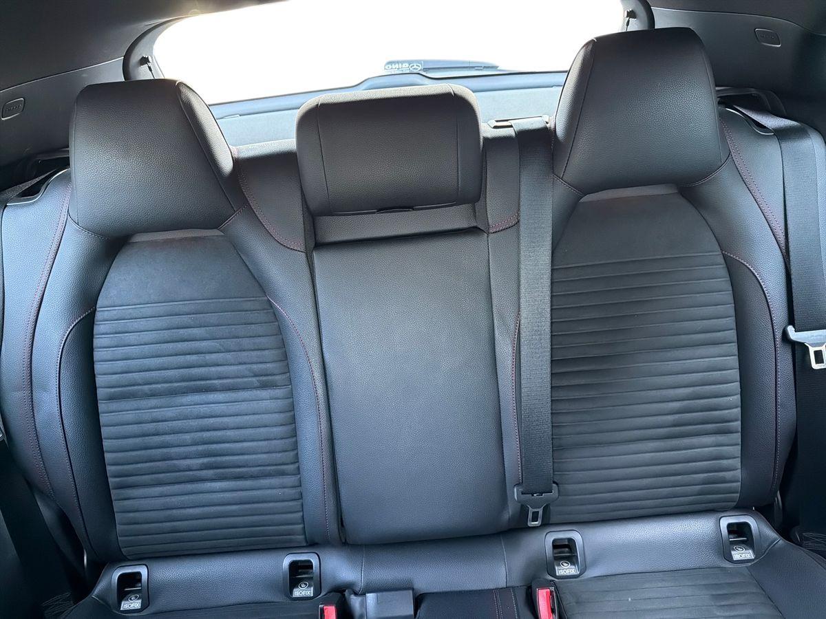 Mercedes-Benz GLA 180 Premium auto