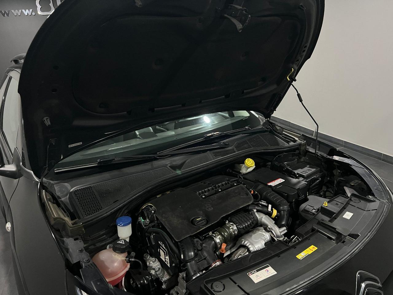 Citroen C4 Cactus 1.6 BlueHDi 100 EAT6 Shine CAMBIOAUTOM/NAVI/RETROC