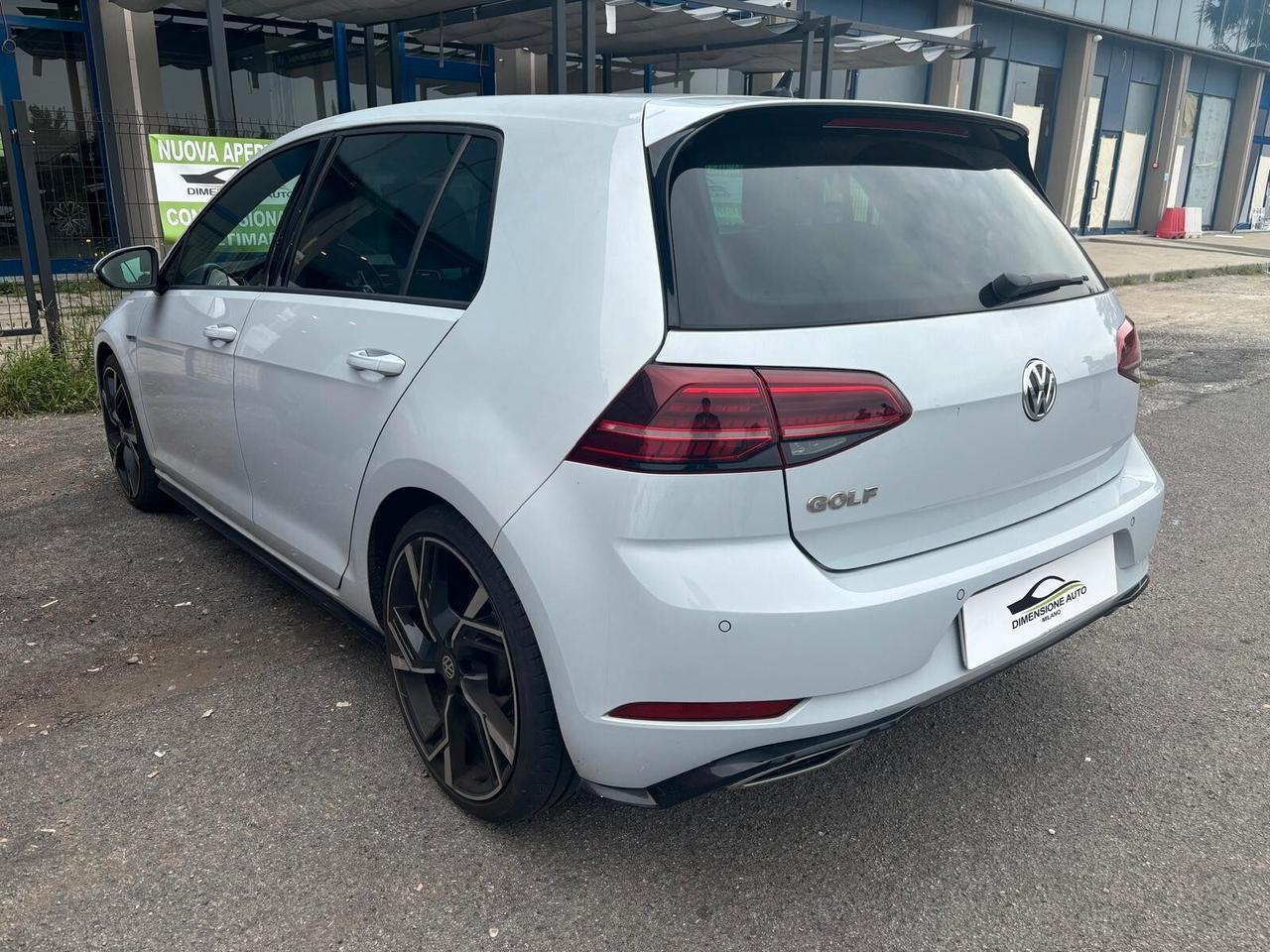 Volkswagen Golf 1.5 TSI 5p. R-line