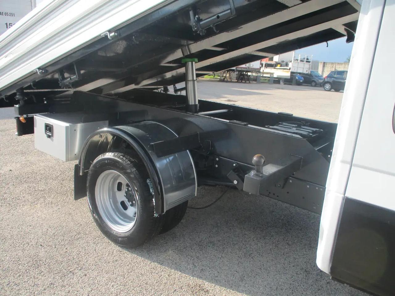 Iveco Daily 35C12 2.3 120CV E6 DOPPIA CABINA 7P RIBALTABILE TR