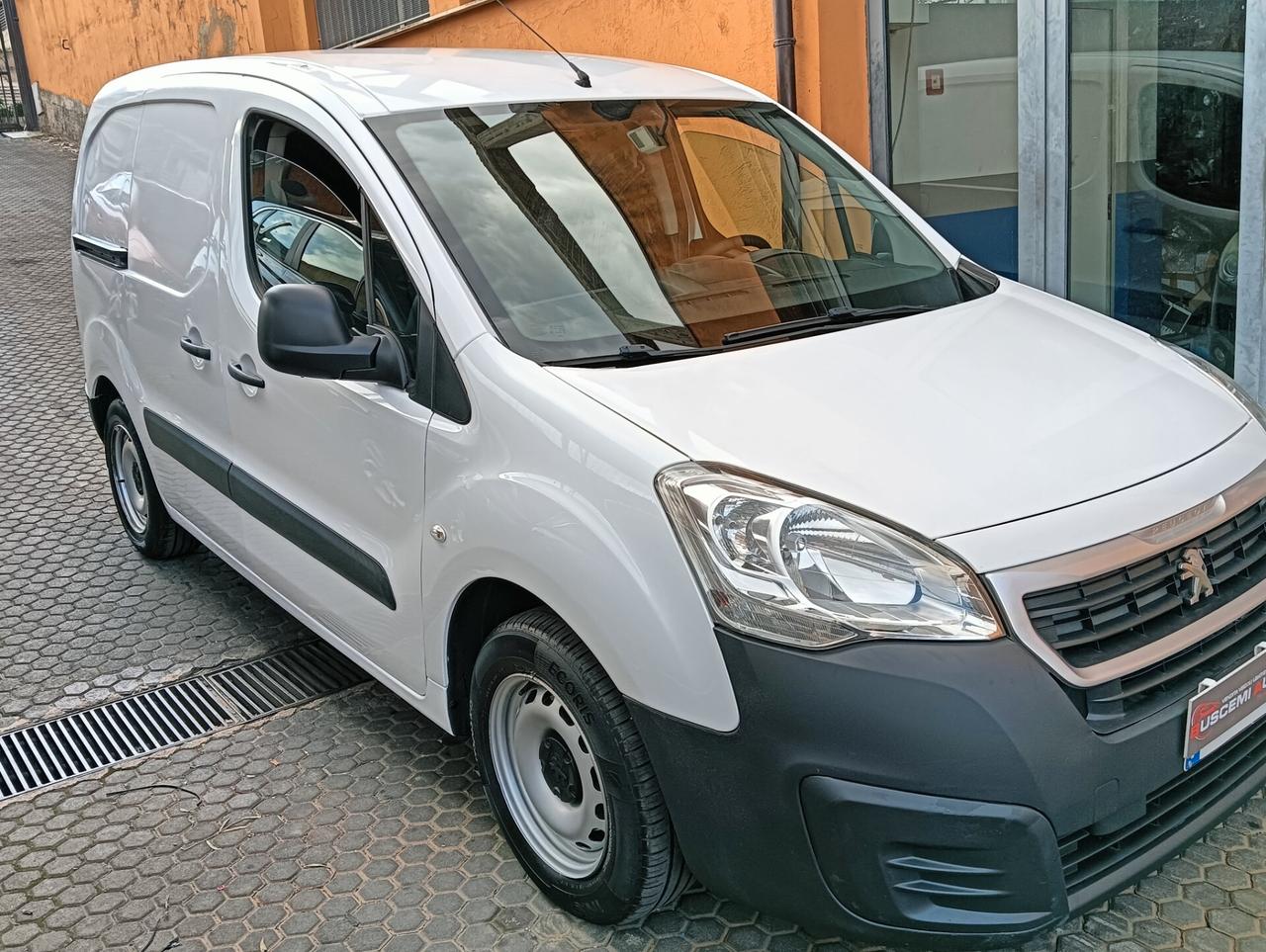 Peugeot partner 3 posti pari al nuovo soli 109000km