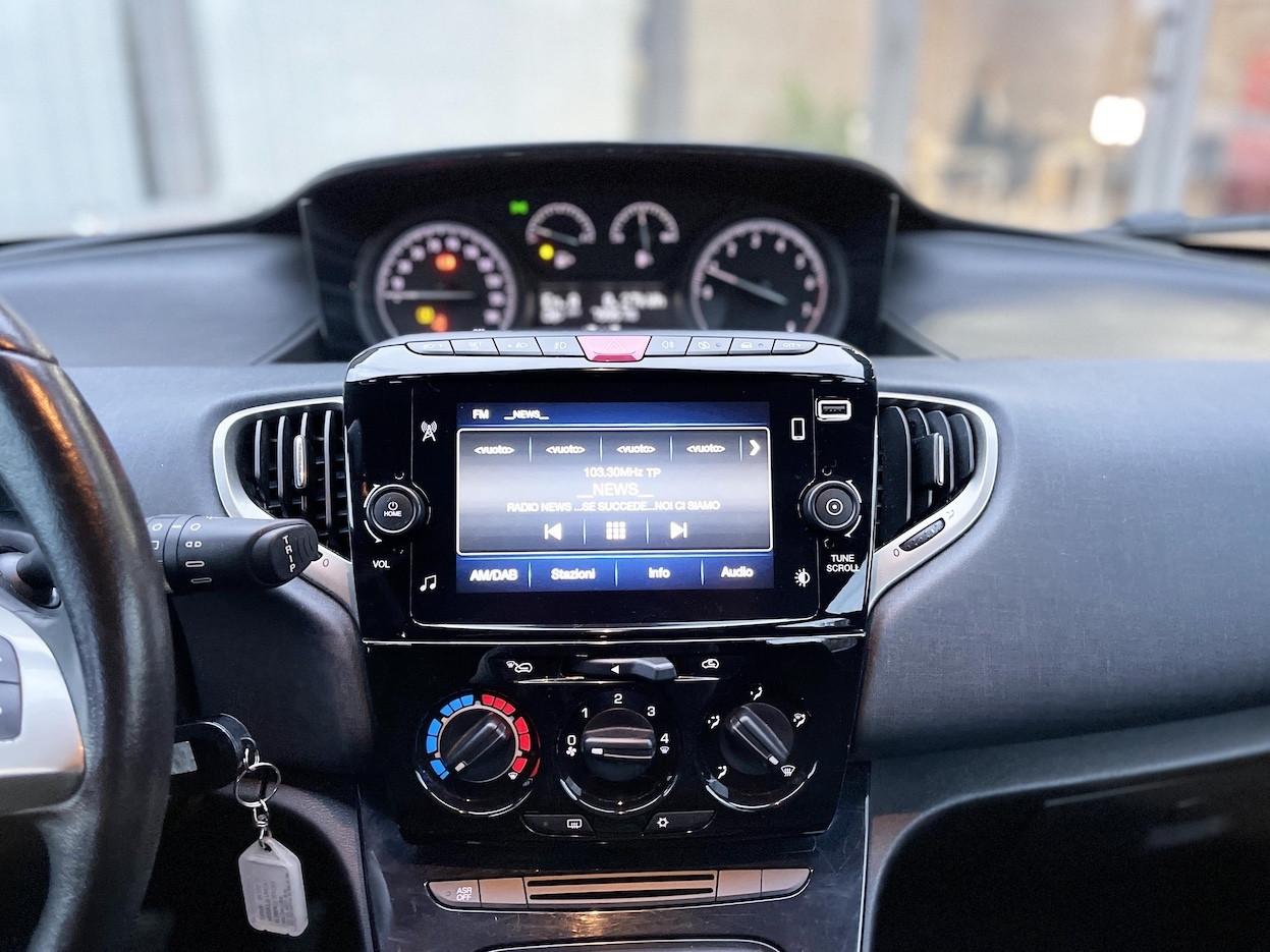 Lancia Ypsilon 1.0 Hybrid 69CV E6 Neo - 2022