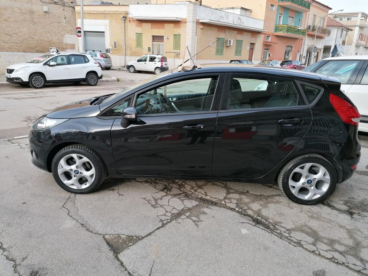 Ford Fiesta 1.4 TDCi 70CV 5 porte Titanium