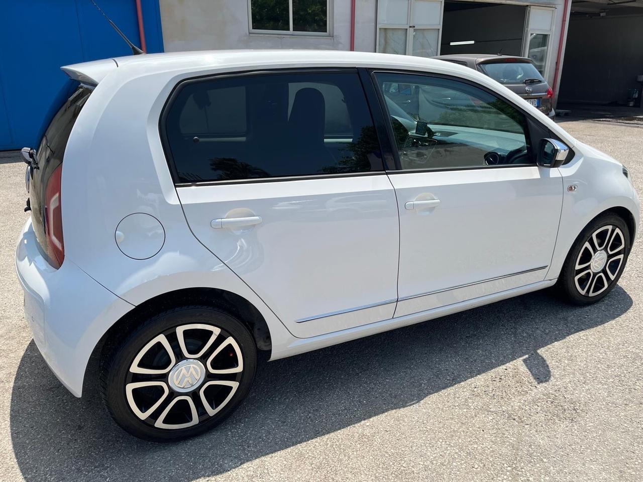 Volkswagen high up-5 P-1.0- km 84000-2012