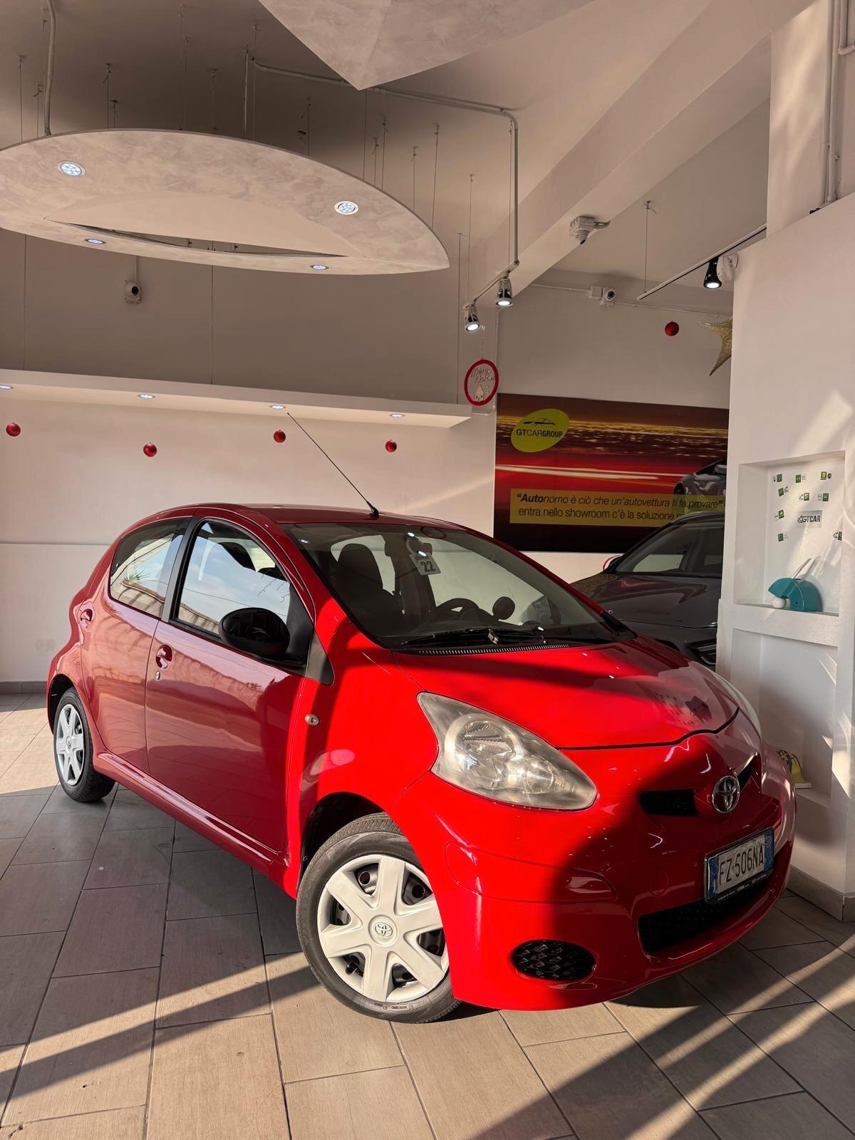 Toyota Aygo 1.0 12V VVT-i 5 porte Now Connect