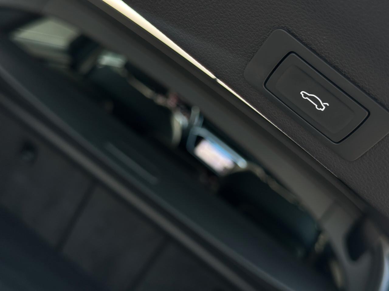 Audi A6 Avant 40 2.0 TDI S tronic S Line Edition