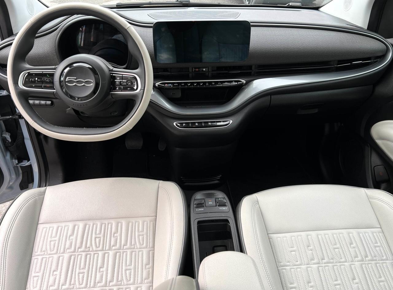 Fiat 500 La Prima Berlina 42 kWh