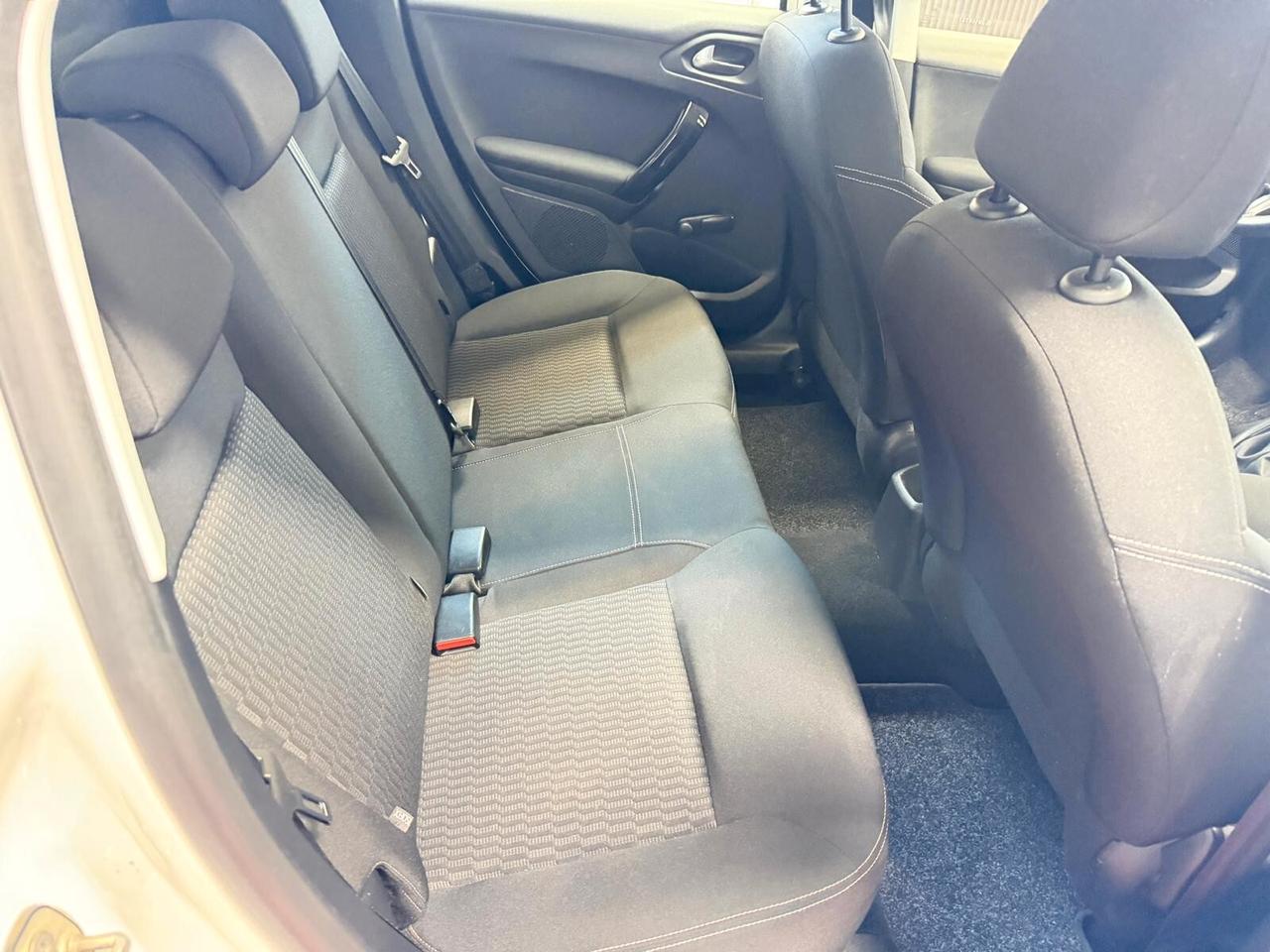 Peugeot 208 PureTech 82 Stop&Start 5 porte Signature