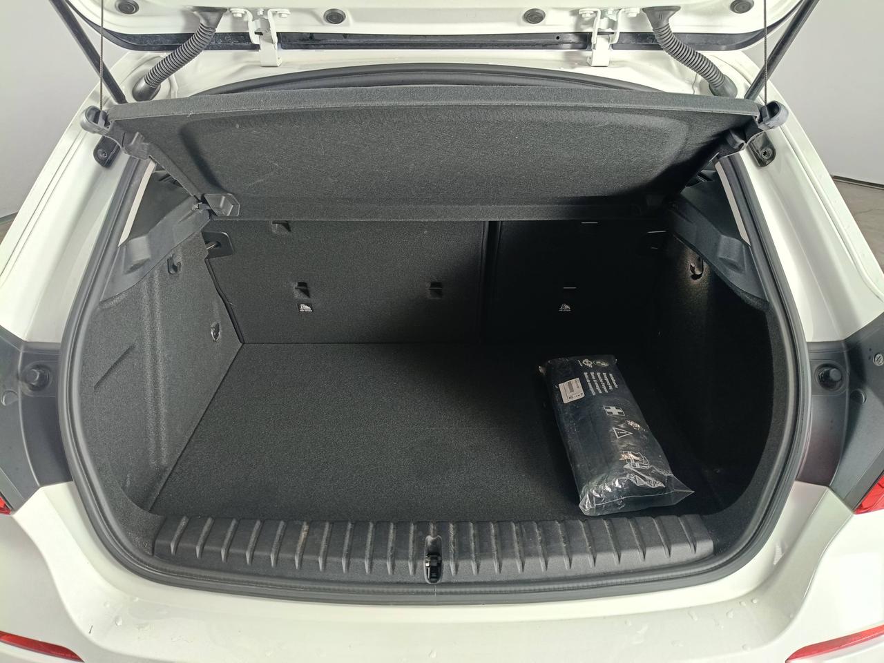 BMW Serie 1 F40 - 116i Advantage