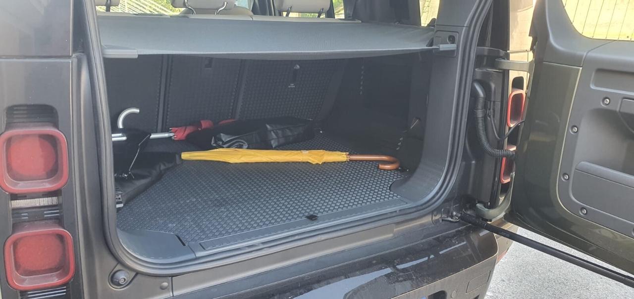 Land Rover Defender 110 3.0D I6 200 CV AWD Auto X-Dynamic SE