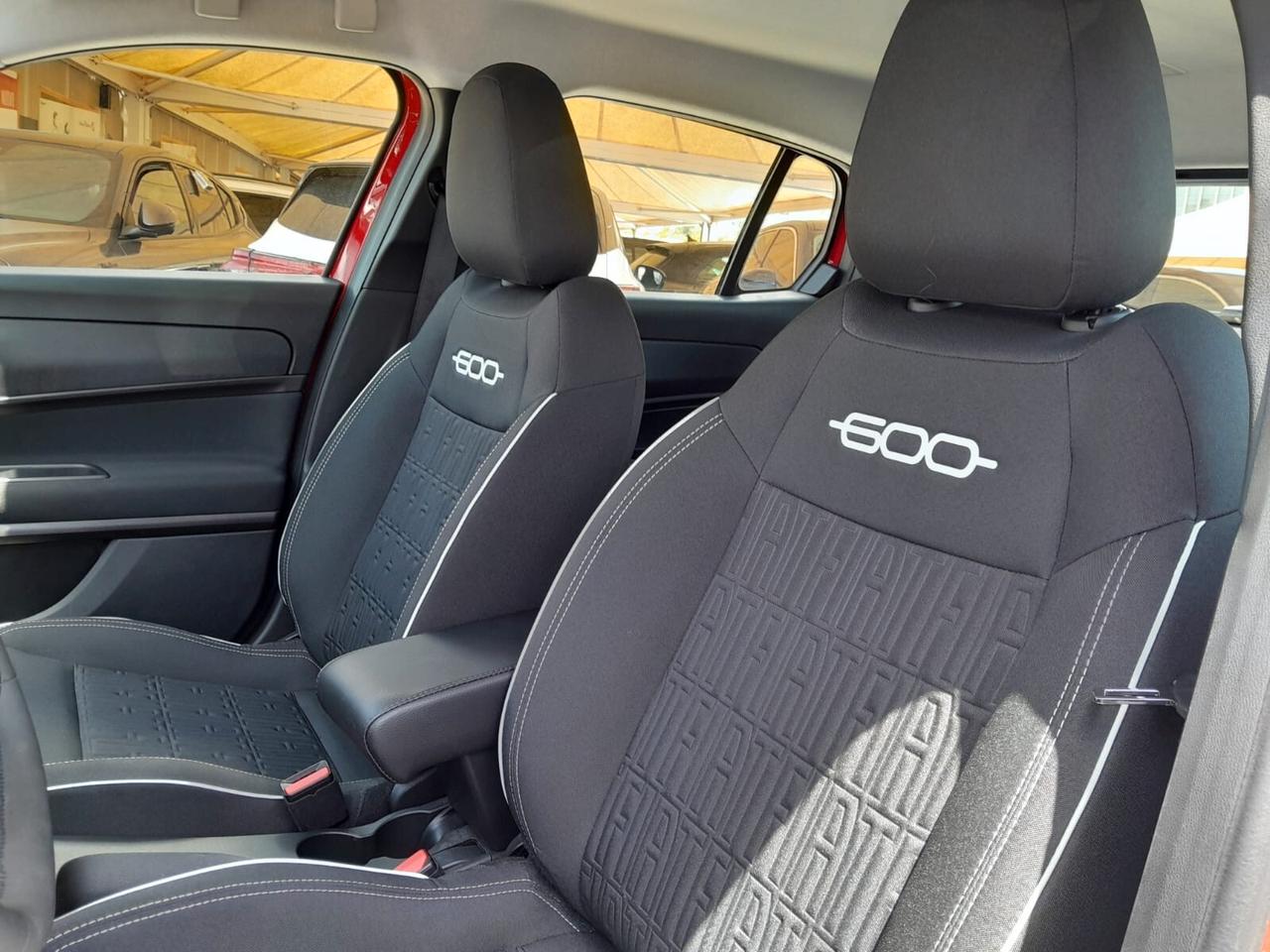 Fiat 600 Hybrid 100 CV DCT MHEV La Prima