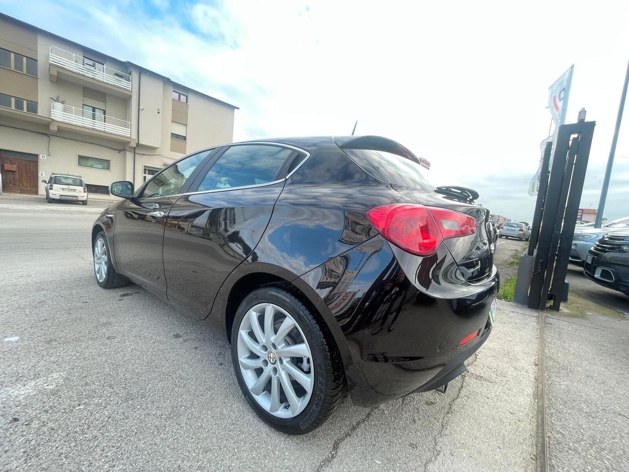 Alfa Romeo Giulietta 1.6 JTDm-2 120 CV Distinctive