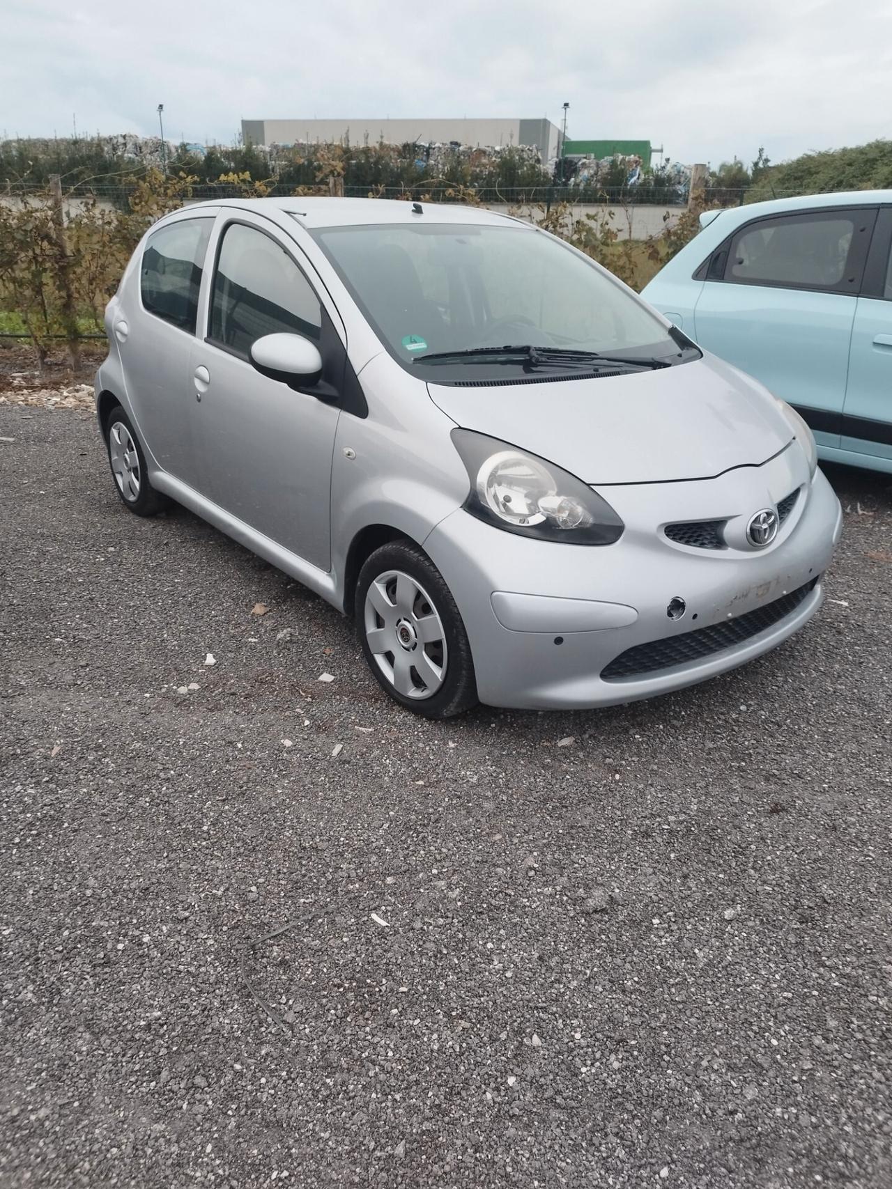 Toyota Aygo 1.0 VVT-i 69 CV 5 porte
