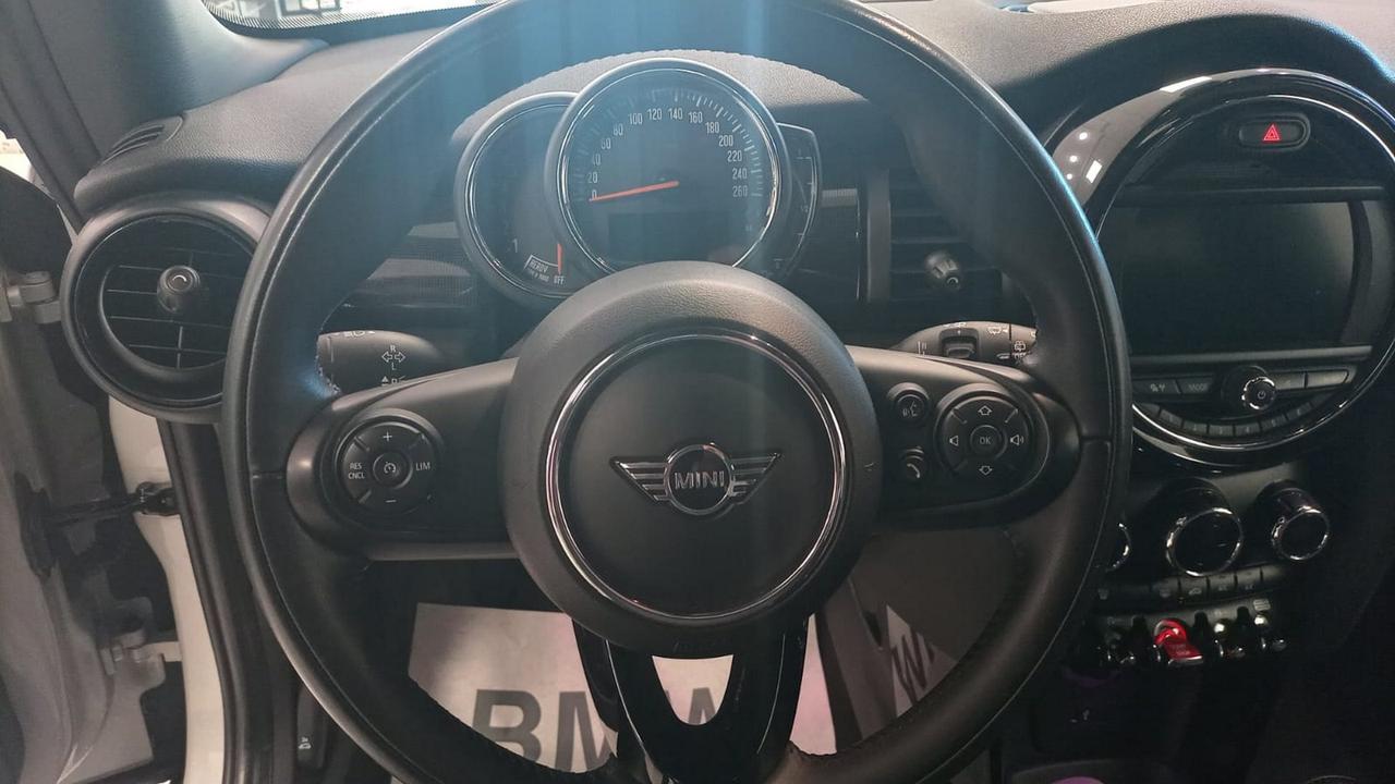 MINI Mini IV F56 2018 3p - Mini 3p 1.5 Cooper D Baker Street auto