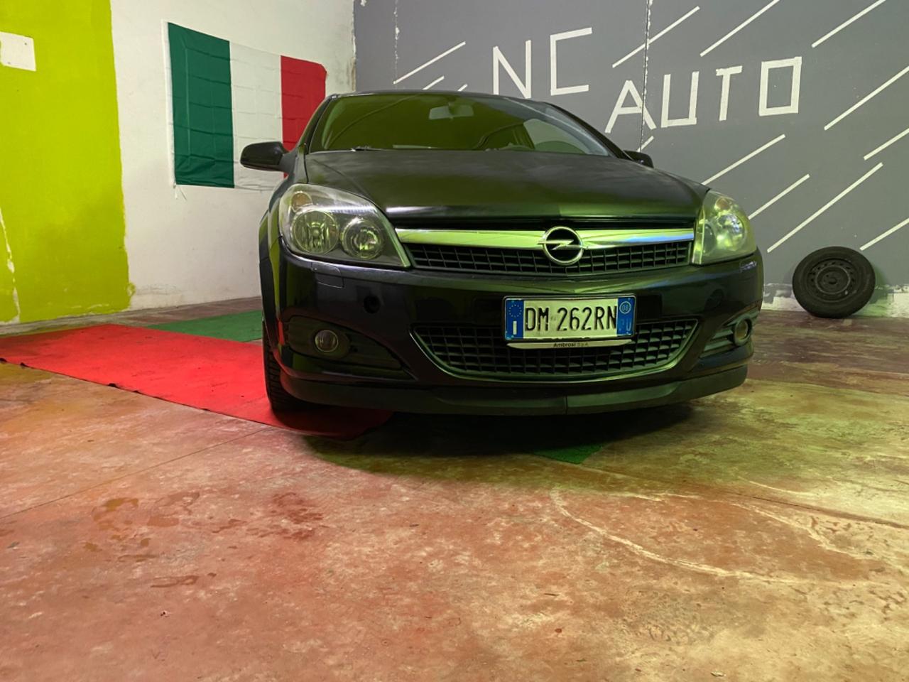 Opel Astra GTC 1.7 CDTI 110CV 3 porte Cosmo