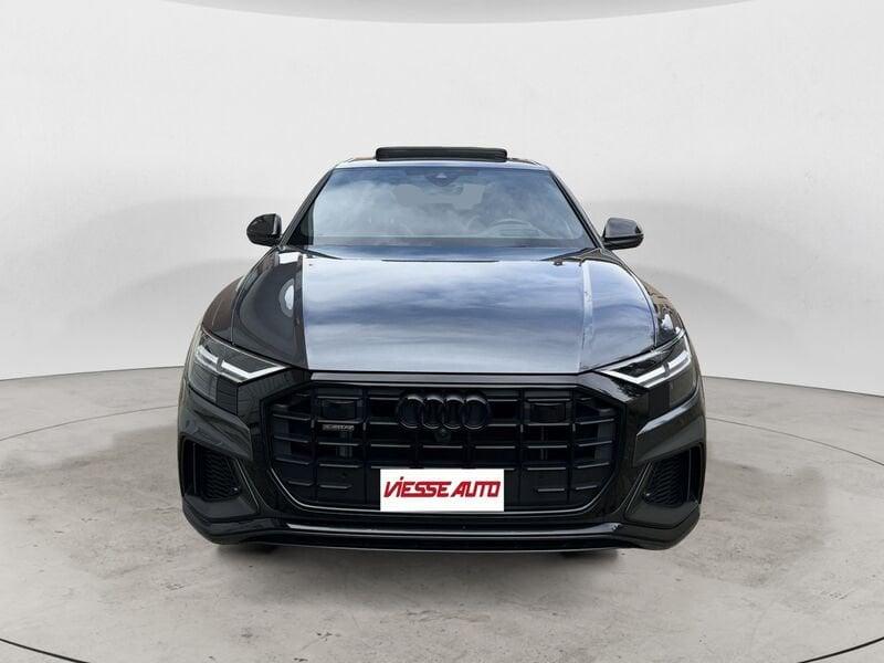 Audi Q8 55 TFSI quattro tiptronic Sport