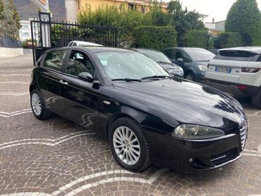 ALFA ROMEO 147 1.6 16V TS 5 105CV porte Distinctive