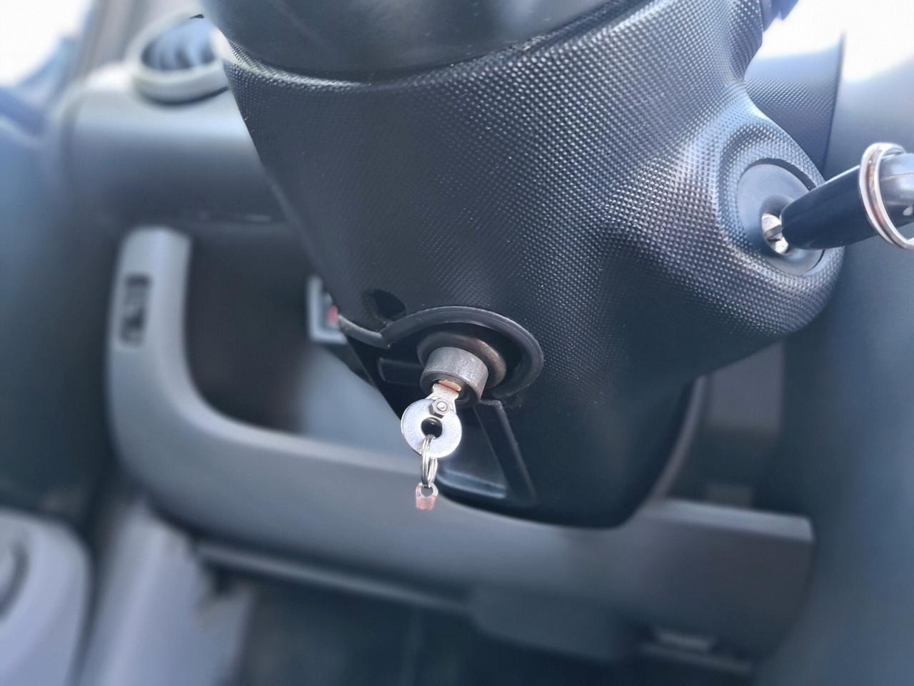 Toyota Aygo 1.0 12V VVT-i 5 porte Deep Ocean Connect