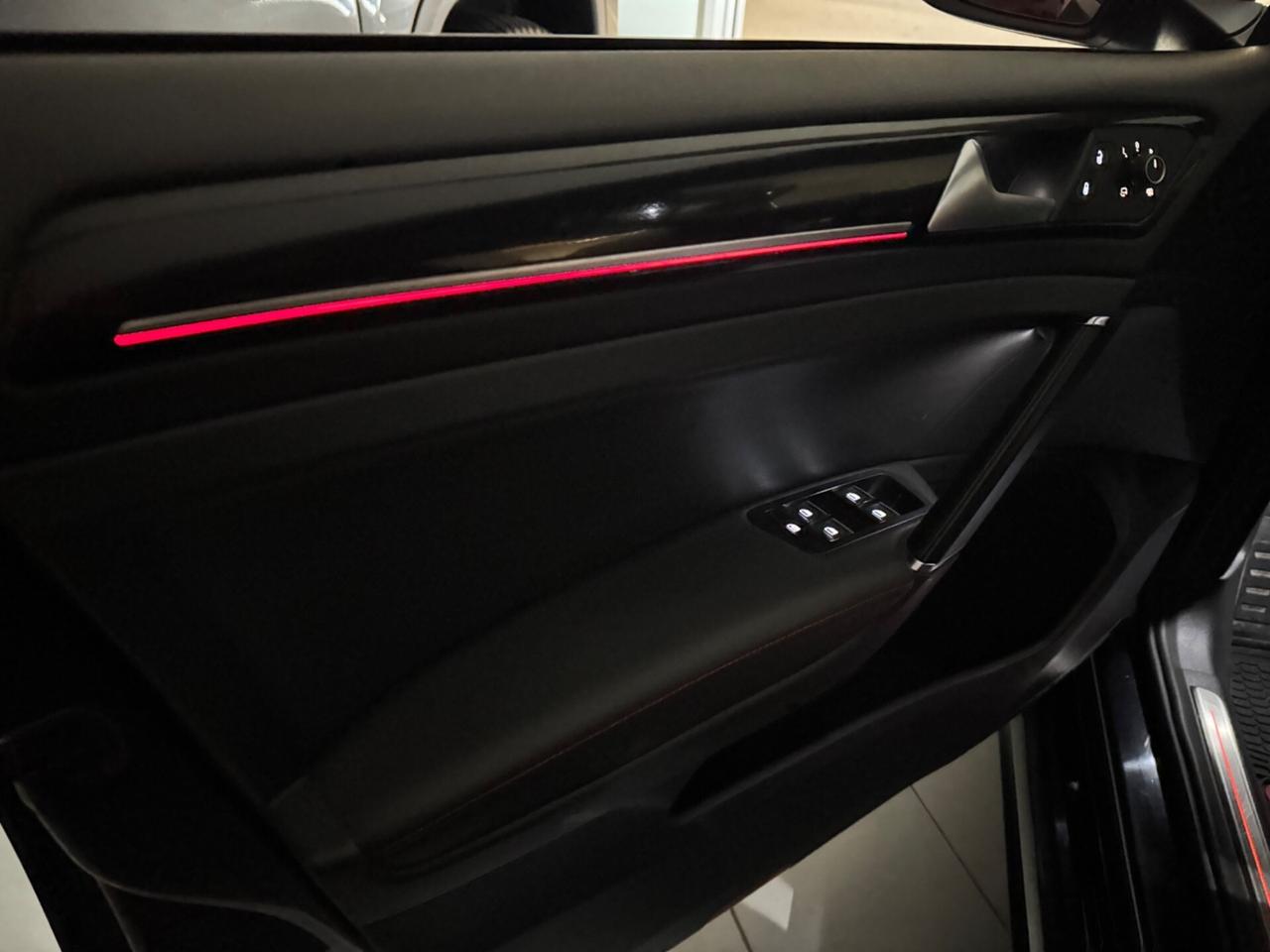 Volkswagen Golf GTI 2.0 TSI DSG TETTO