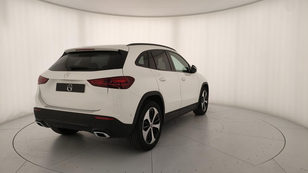 Mercedes-Benz GLA 200 d Automatic 4MATIC